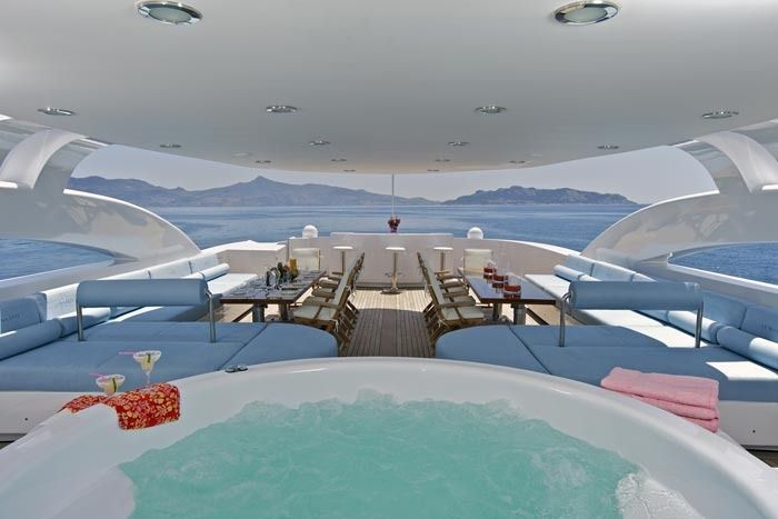 ONEIRO Golden Yachts 173 Jacuzzi