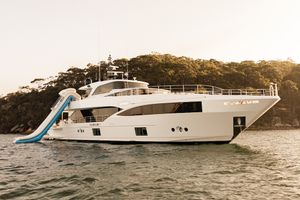 ONEWORLD - Gulf Craft 32m - 5 Cabins - Sydney - Whitsundays - Gold Coast - Australia ONEWORLD - Gulf Craft 32m - 5 Cabins - Sydney - Whitsundays - Gold Coast - Australia