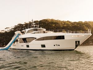 ONEWORLD - Gulf Craft 32m - 5 Cabins - Sydney - Whitsundays - Gold Coast - Australia ONEWORLD - Gulf Craft 32m - 5 Cabins - Sydney - Whitsundays - Gold Coast - Australia
