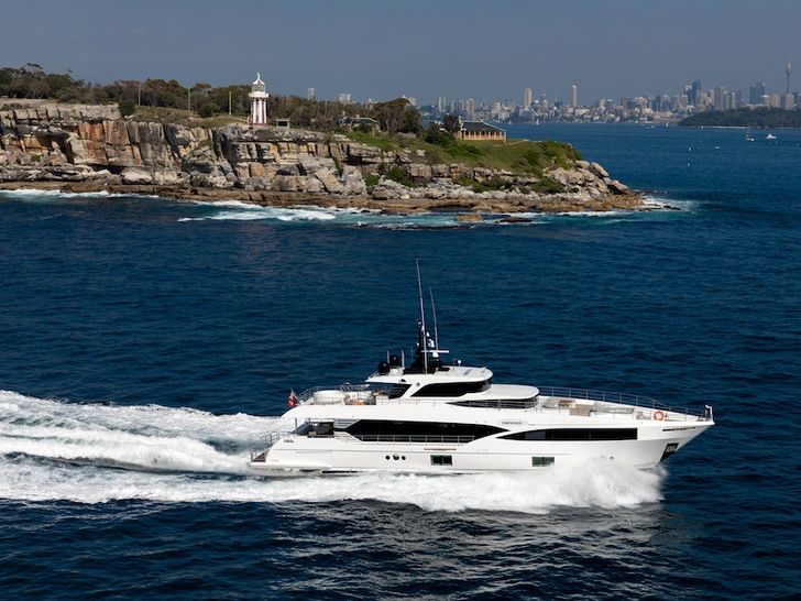 ONEWORLD - Gulf Craft 32m ONEWORLD - Gulf Craft 32m