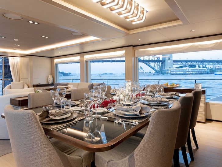 ONEWORLD - Gulf Craft 32m ONEWORLD - Gulf Craft 32m