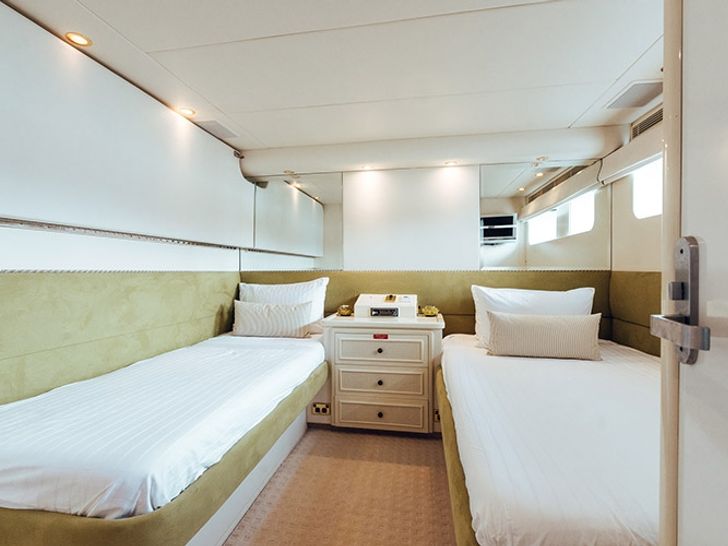MY Oscar II - Cabin