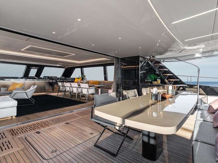 OTOCTONE Sunreef 80 Luxury Catamaran Open Plan Living OTOCTONE Sunreef 80 Luxury Catamaran Open Plan Living