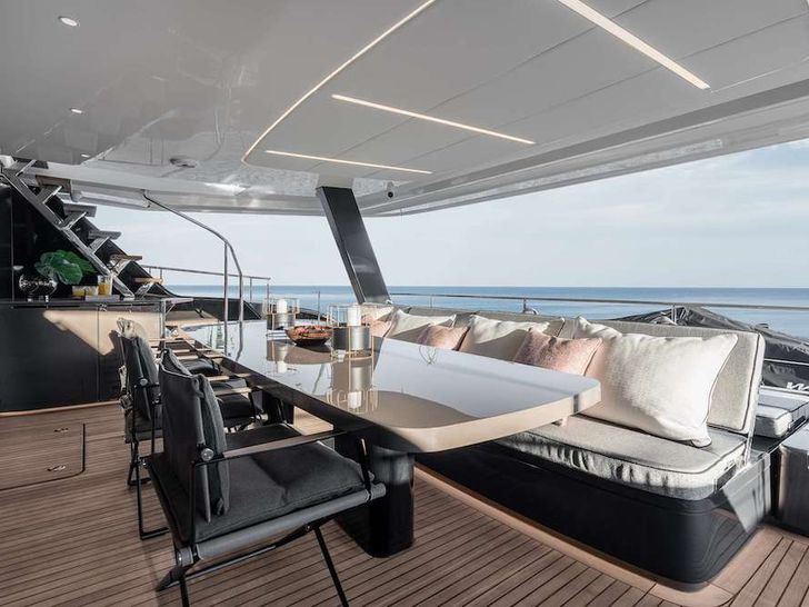 OTOCTONE Sunreef 80 Luxury Catamaran Alfresco Dining