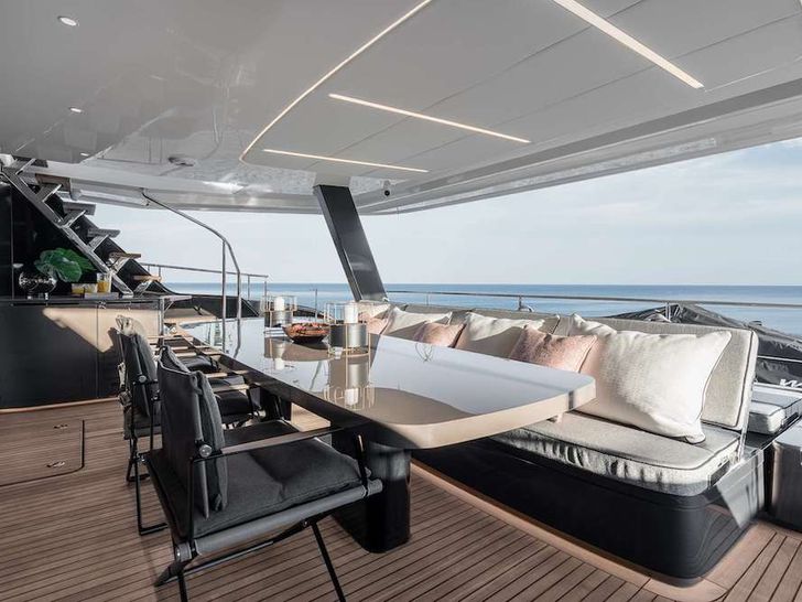 OTOCTONE Sunreef 80 Luxury Catamaran Alfresco Dining OTOCTONE Sunreef 80 Luxury Catamaran Alfresco Dining