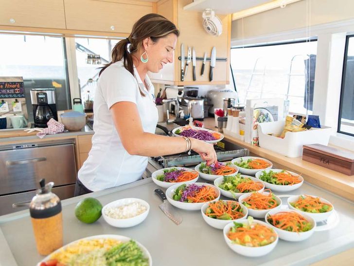 OUI CHERIE- Galley/Cuisine OUI CHERIE- Galley/Cuisine