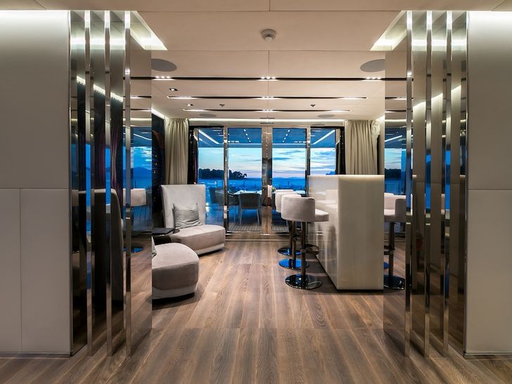 OURANOS Admiral 50m - mid deck saloon bar OURANOS Admiral 50m - mid deck saloon bar