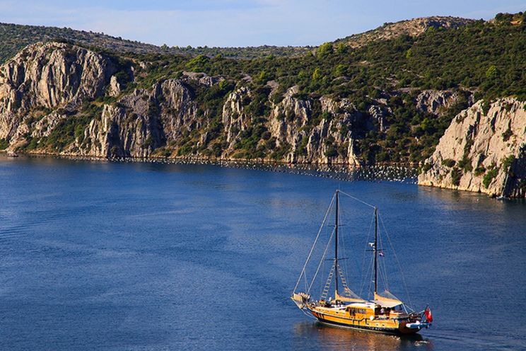 Charter Yacht PACHA - Turkish Shipyard Custom Gulet 28m - 4 Cabins - Sibenik - Split - Dubrovnik