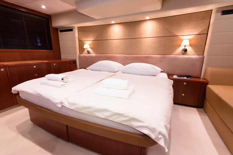 Charter Yacht PAMANGO - Princess 62 - 4 Cabins - Split - Kastela - Hvar - Dubrovnik
