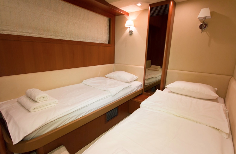 Charter Yacht PAMANGO - Princess 62 - 4 Cabins - Split - Kastela - Hvar - Dubrovnik