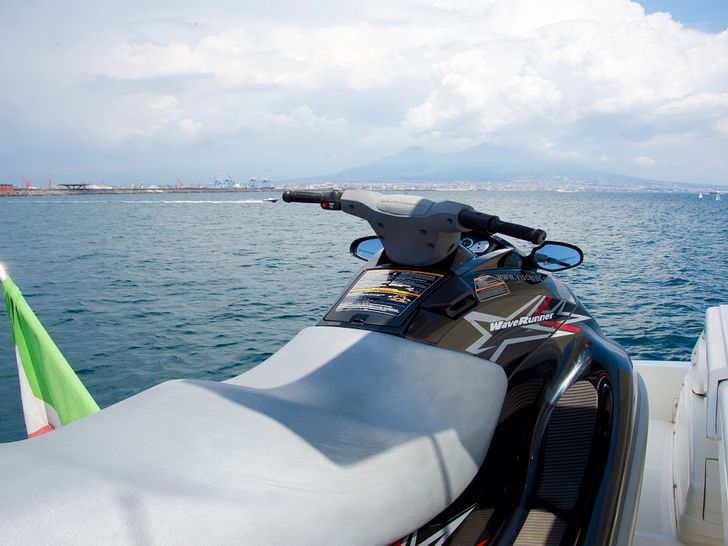 PAMPERO Ferretti 760 Motoryacht Jet-ski
