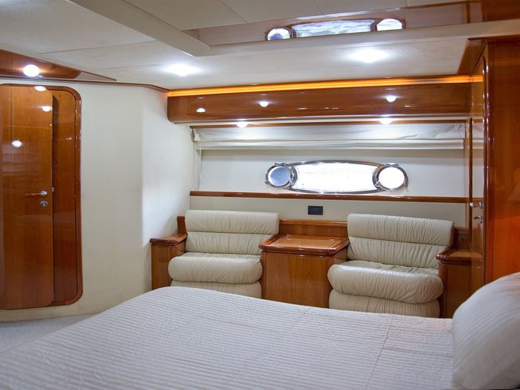 PAMPERO Ferretti 760 Motoryacht Master Cabin
