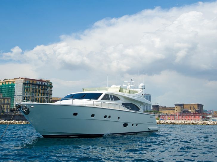 PAMPERO Ferretti 760 Motoryacht Running