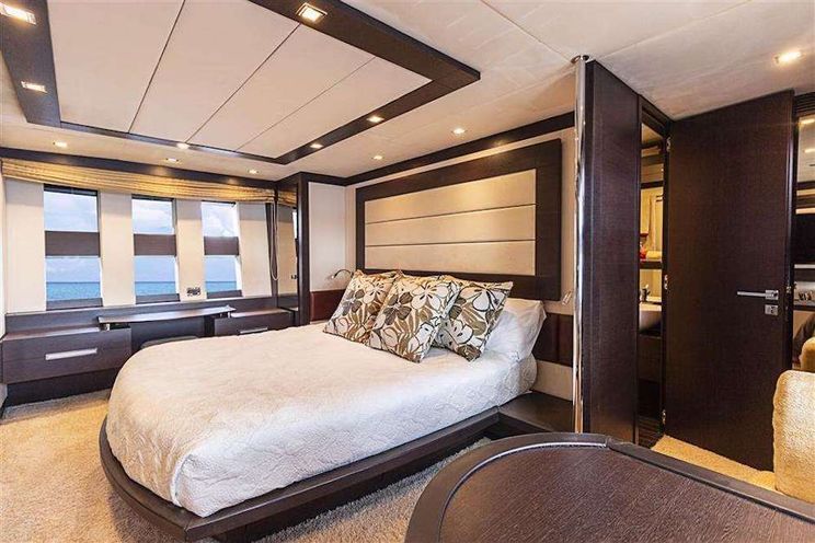 Charter Yacht PANTHERA - Azimut 86 - Miami Day Charter - South Beach - Miami - Florida