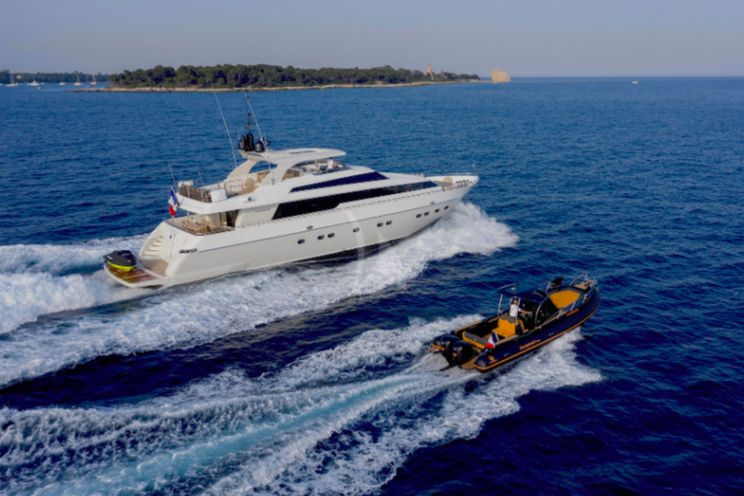 Charter Yacht PANTHOURS - San Lorenzo 88 - 4 Cabins - Cannes - Nice - St Tropez - Monaco