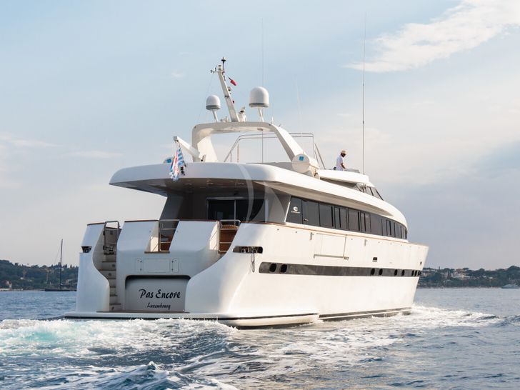 Exterior- Stern view Exterior- Stern view