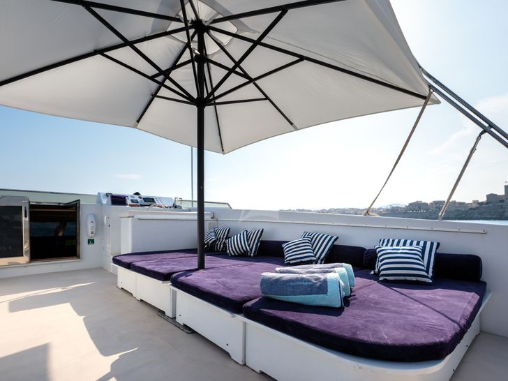 Flybridge sunpad