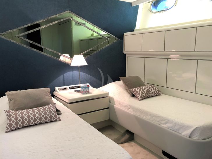 Twin cabin Twin cabin
