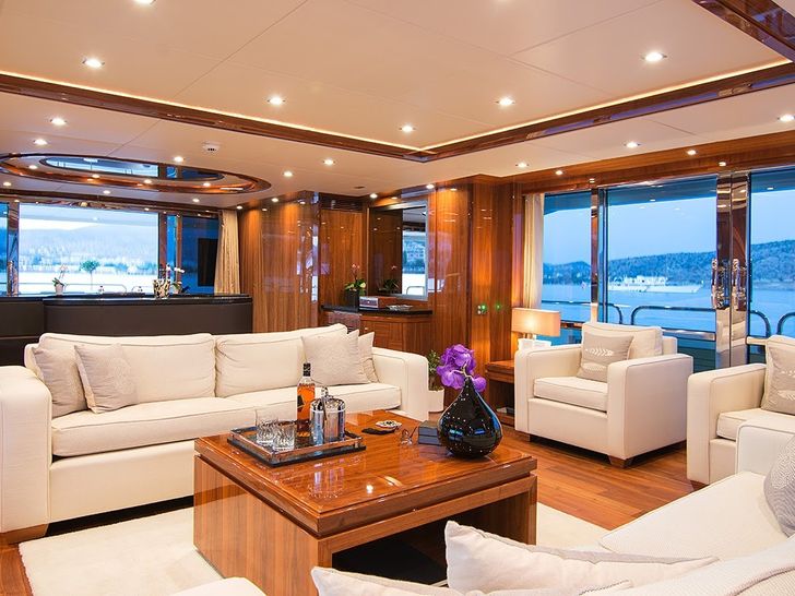Pathos Sunseeker 40m Salon Pathos Sunseeker 40m Salon