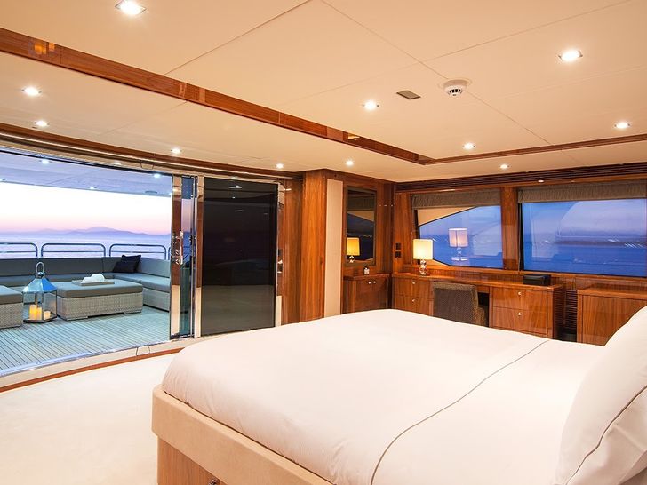 Pathos Sunseeker 40m Master Mid Deck Pathos Sunseeker 40m Master Mid Deck