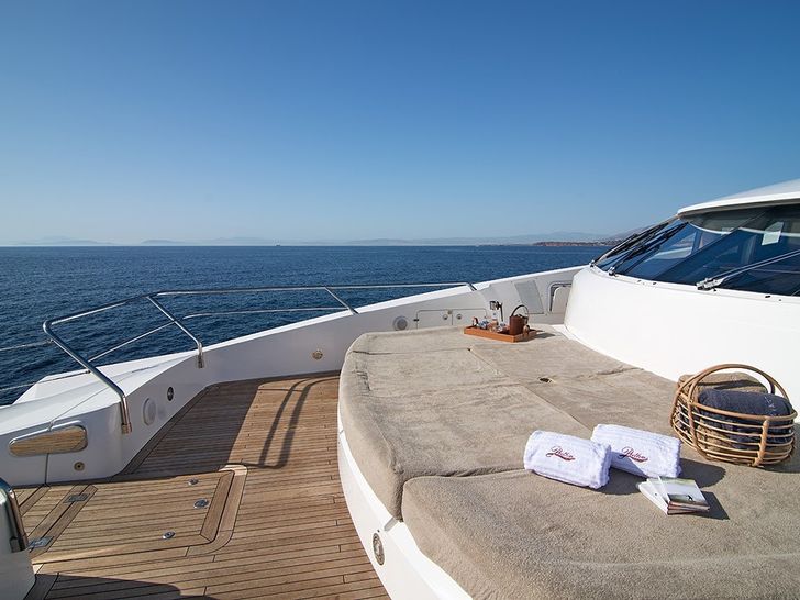 Pathos Sunseeker 40m Portuguese Deck Pathos Sunseeker 40m Portuguese Deck