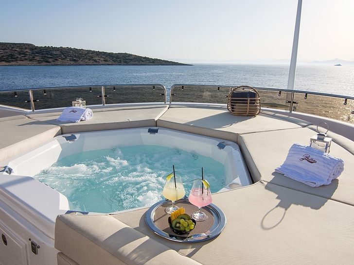 Pathos Sunseeker 40m Jacuzzi Pathos Sunseeker 40m Jacuzzi