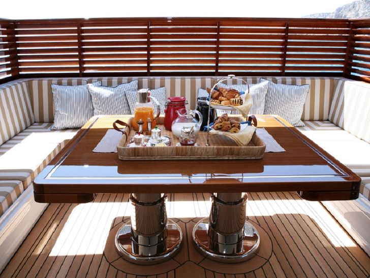 Upper lounge Deck Upper lounge Deck