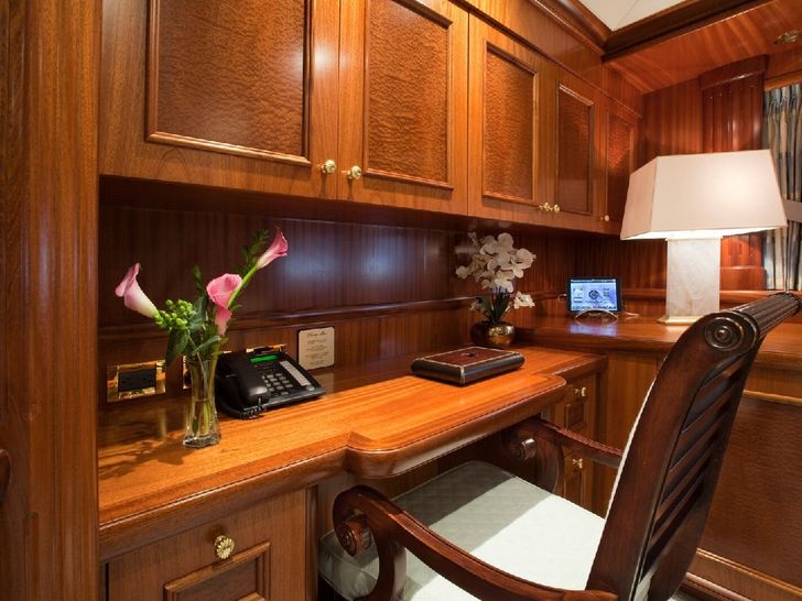 TCB Richmond 142 Luxury Motoryacht Office