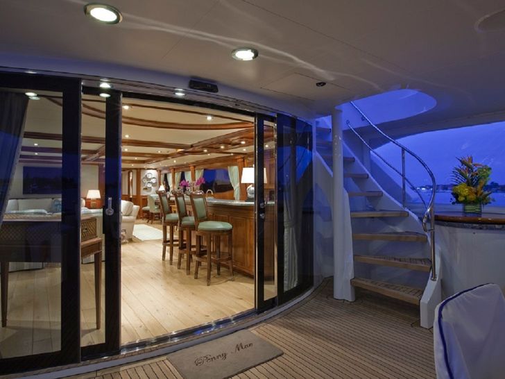TCB Richmond 142 Luxury Motoryacht Sky Lounge