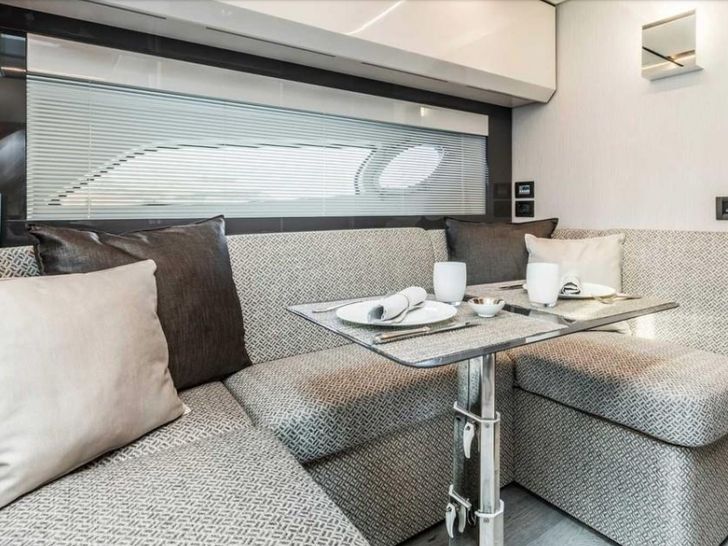Pershing 5X charter French Riviera