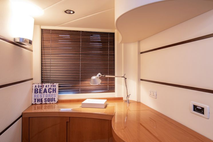 Charter Yacht Pershing 62 - Day Charter - 3 cabins(2 double 1 twin)- Ibiza - Formentera