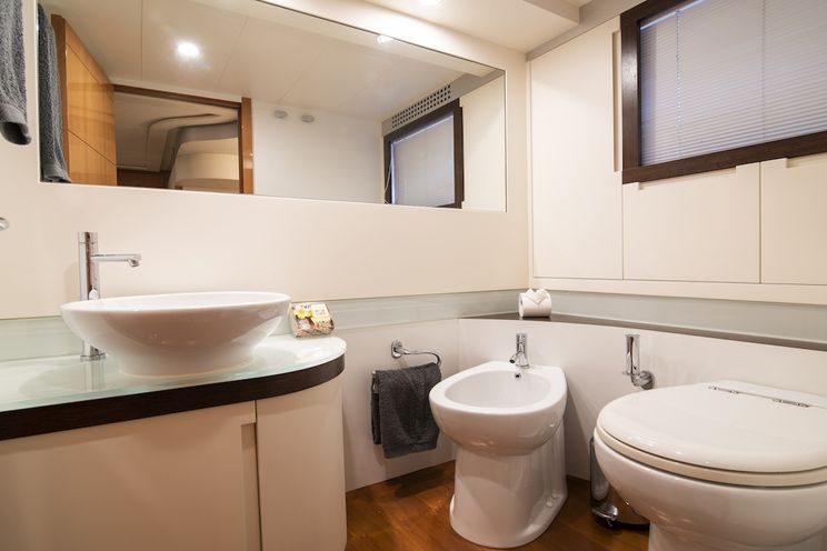 Charter Yacht Pershing 62 - Day Charter - 3 cabins(2 double 1 twin)- Ibiza - Formentera