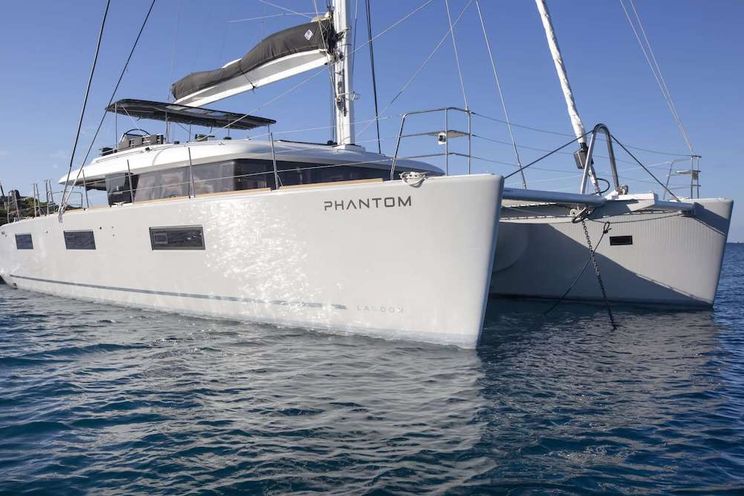 Charter Yacht PHANTOM - Lagoon 620 - 5 Cabins - Athens - Paros - Naxos - Greece
