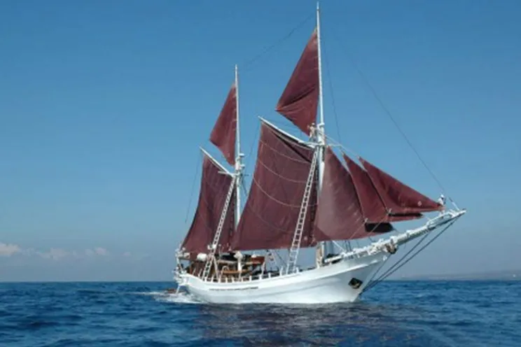 Charter Yacht Phinisi 40 KAT - 6 Cabins - Komodo and Raja Ampat,Indonesia