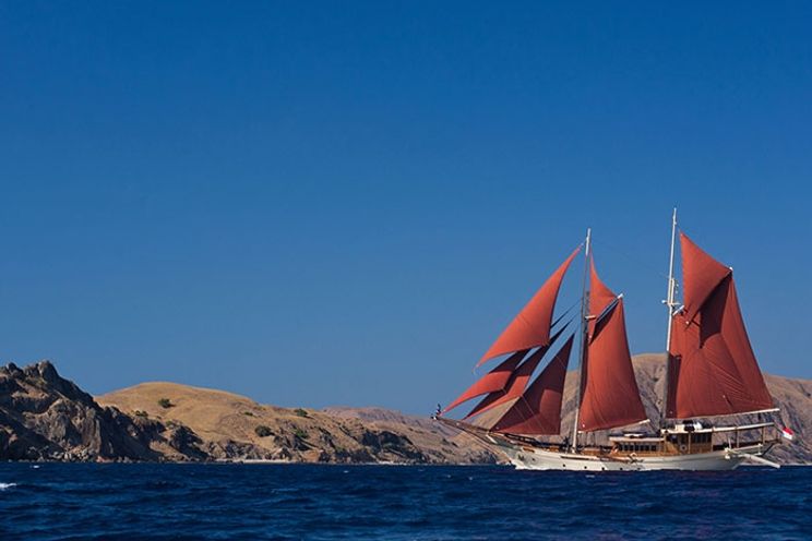 Charter Yacht Phinisi 50 - 5 Cabins - Komodo and Raja Ampat,Indonesia