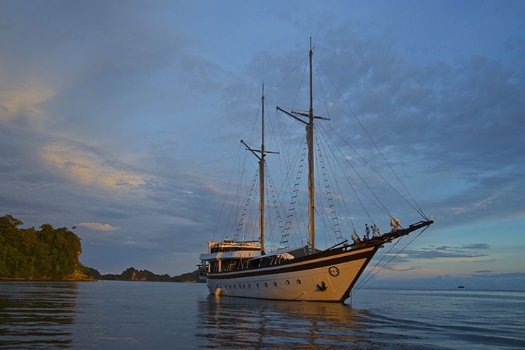 Charter Yacht Phinisi 53 - 7 Cabins - Bali,Lombok,Komodo,Raja Ampat,East Indonesia