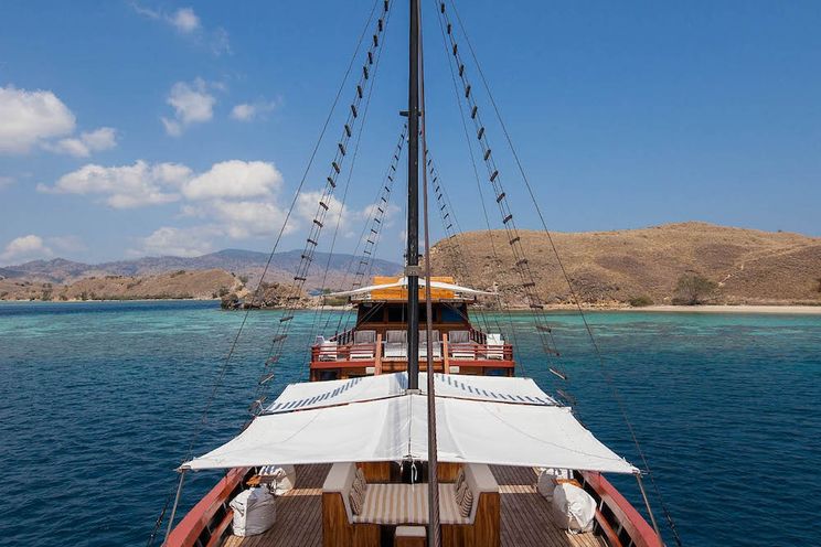 Charter Yacht PHINISI 42 SAM - 5 Cabins - Komodo,Raja Ampat - East Indonesia