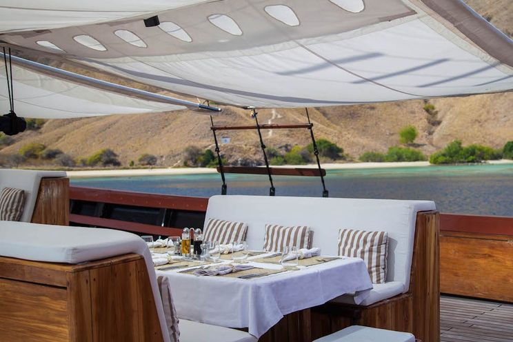 Charter Yacht PHINISI 42 SAM - 5 Cabins - Komodo,Raja Ampat - East Indonesia