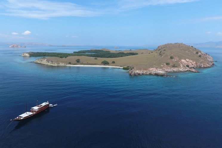 Charter Yacht PHINISI 42 SAM - 5 Cabins - Komodo,Raja Ampat - East Indonesia