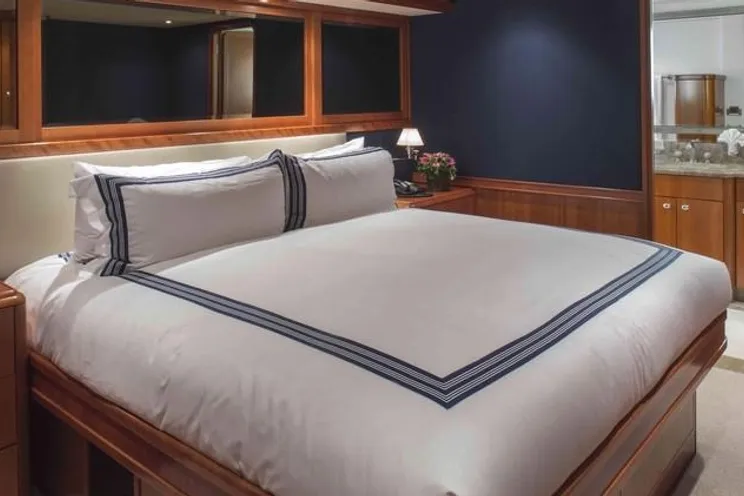 Charter Yacht PLAN A - Westport 130 - 5 Cabins - Nassau - Georgetown - Paradise Island