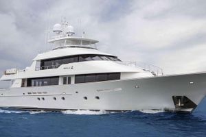 PLAN A - Westport 130 - 5 Cabins - Nassau - Georgetown - Paradise Island PLAN A - Westport 130 - 5 Cabins - Nassau - Georgetown - Paradise Island