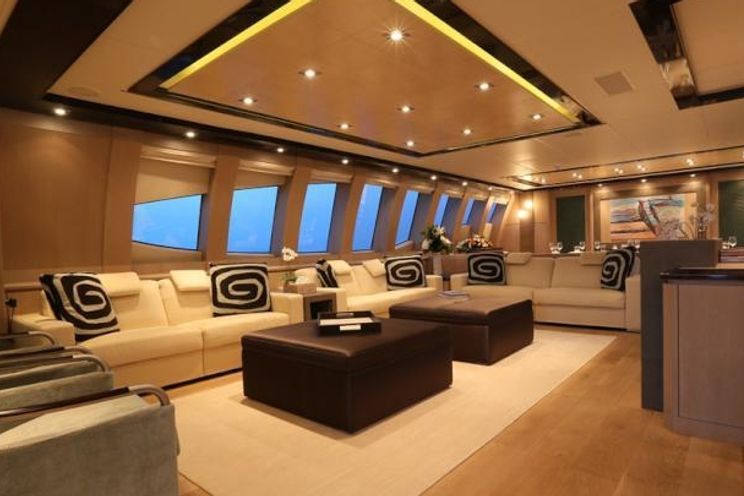Charter Yacht PLUS TOO - Palmer Johnson PJ 135 - 5 Cabins - Golfe Juan - Cannes - Antibes - Monaco