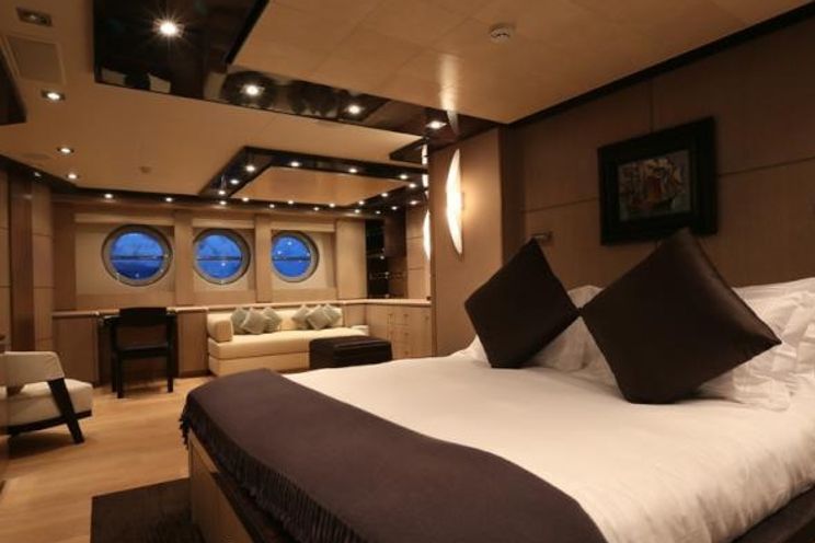 Charter Yacht PLUS TOO - Palmer Johnson PJ 135 - 5 Cabins - Golfe Juan - Cannes - Antibes - Monaco