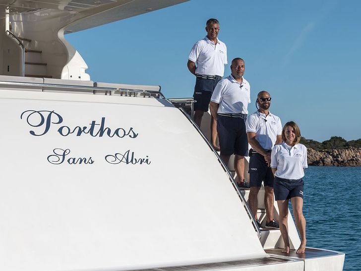 PORTHOS SANS ABRI Ferretti 881 - crew PORTHOS SANS ABRI Ferretti 881 - crew