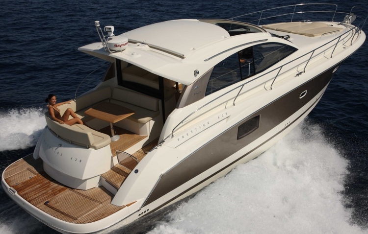Charter Yacht Prestige 42s - 2 Cabins - St Tropez - St Maxime
