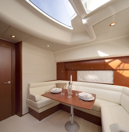 Charter Yacht Prestige 42s - 2 Cabins - St Tropez - St Maxime