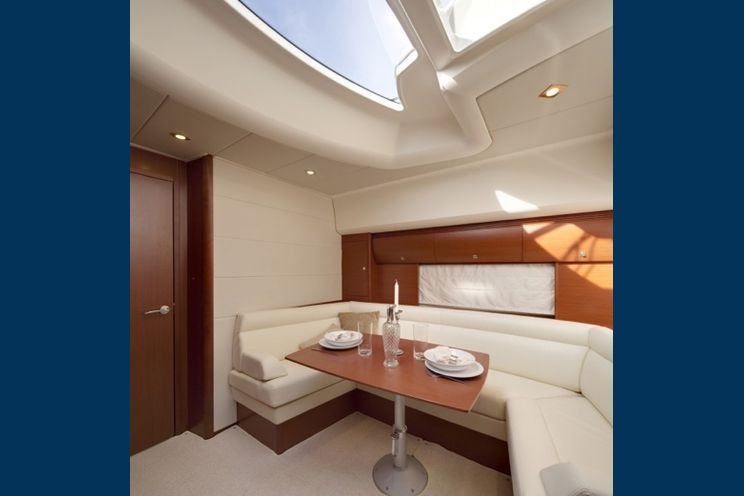 Charter Yacht Prestige 42s - 2 Cabins - St Tropez - St Maxime