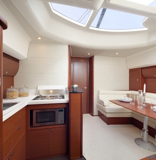 Charter Yacht Prestige 42s - 2 Cabins - St Tropez - St Maxime