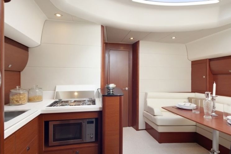 Charter Yacht Prestige 42s - 2 Cabins - St Tropez - St Maxime