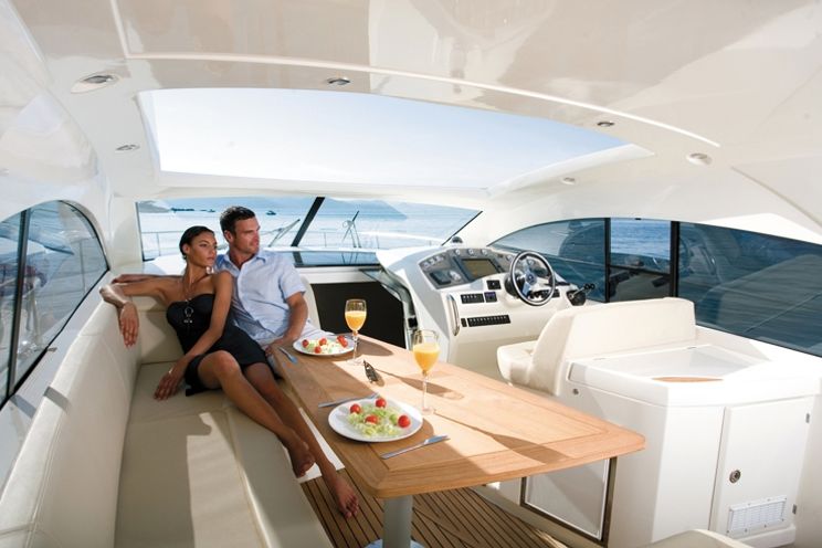 Charter Yacht Prestige 42s - 2 Cabins - St Tropez - St Maxime